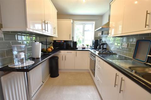 25, Langmore Court Hanover Way, Bexleyheath, DA6 8BZ