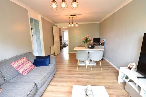 25, Langmore Court Hanover Way, Bexleyheath, DA6 8BZ