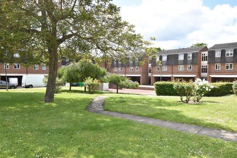 25, Langmore Court Hanover Way, Bexleyheath, DA6 8BZ
