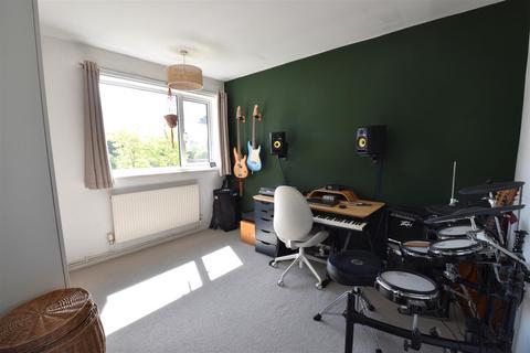 6 Robina Close, Bexleyheath, DA6 8EP