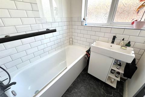 6 Robina Close, Bexleyheath, DA6 8EP