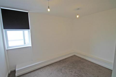 2 bedroom apartment to rent, Flat 12 Zurich House 6 Goldington Road, Inner Town Area