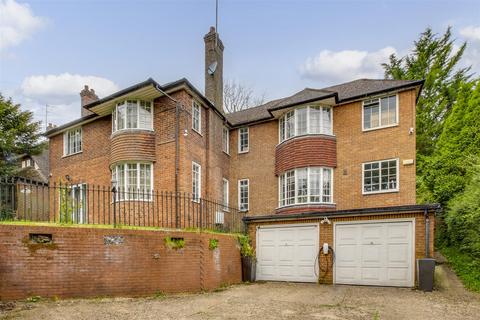 4 bedroom detached house to rent, Marlow Hill, High Wycombe HP11