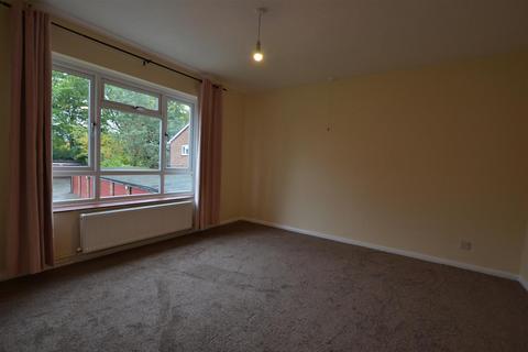 2 bedroom flat to rent, Meadow Court, Fleet GU51