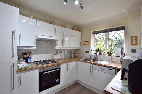 3 bedroom detached house for sale, Sian Close, Church Crookham GU52