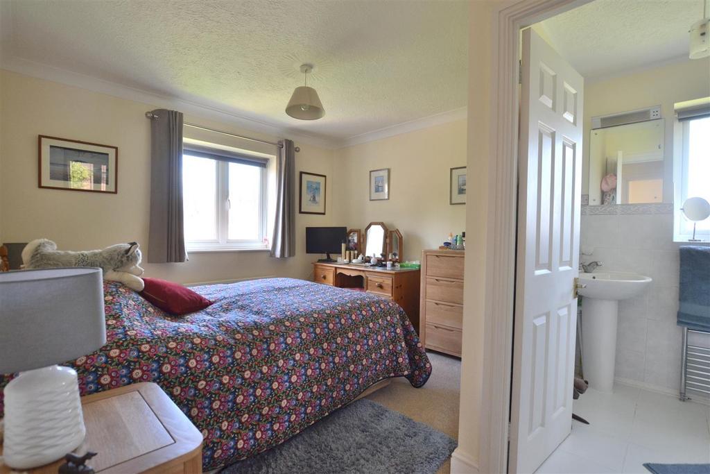 Bedroom 1 .JPG