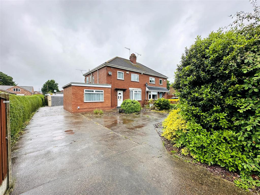 Pontefract Road, Snaith, Goole 4 bed semidetached house for sale £