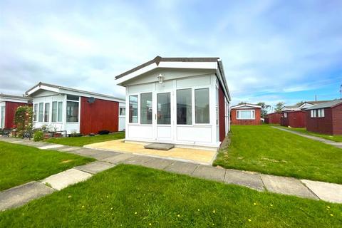 1 bedroom park home for sale, Cliff Road, Golden Imp, Hornsea