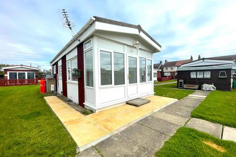 1 bedroom park home for sale, Cliff Road, Golden Imp, Hornsea