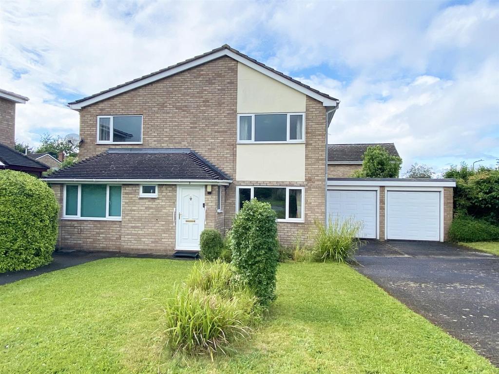 3 Kingston Drive, Shrewsbury, SY2 6SB 4 bed detached house - £400,000