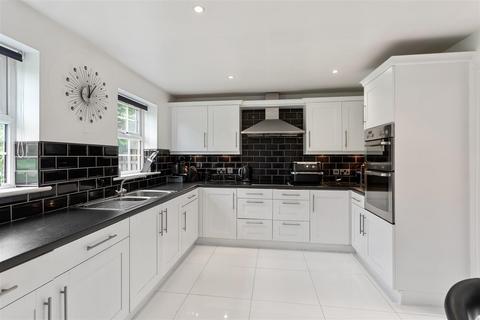 4 bedroom semi-detached house for sale, Didsbury Close, Rawcliffe, York