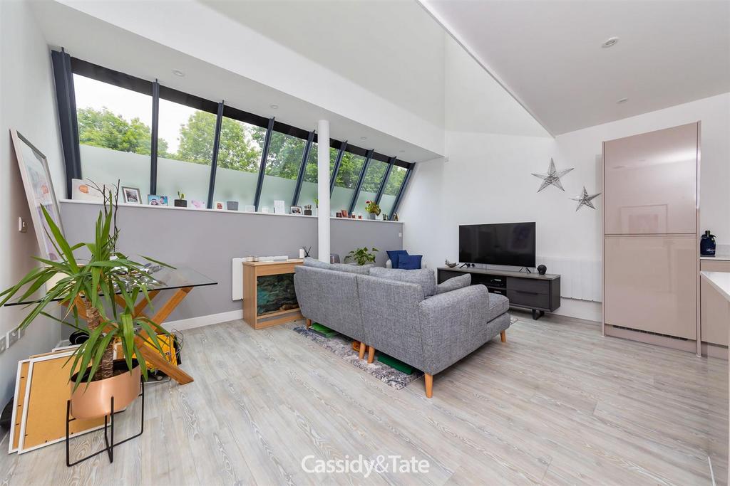 14 Hansell Gardens 014.jpg