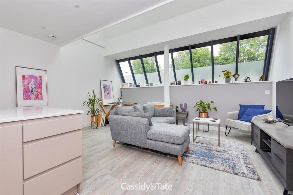 14 Hansell Gardens 011.jpg