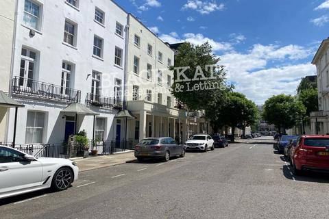 2 bedroom apartment to rent, SW1V