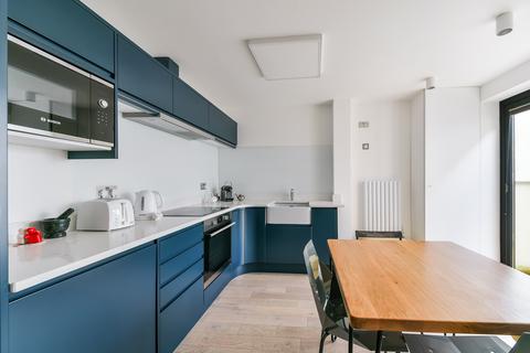 1 bedroom flat to rent, Drummond Street, NW1