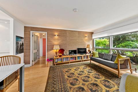 3, Gray Court Parkleys, Richmond, TW10 5LU