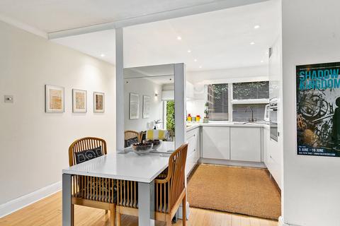 3, Gray Court Parkleys, Richmond, TW10 5LU