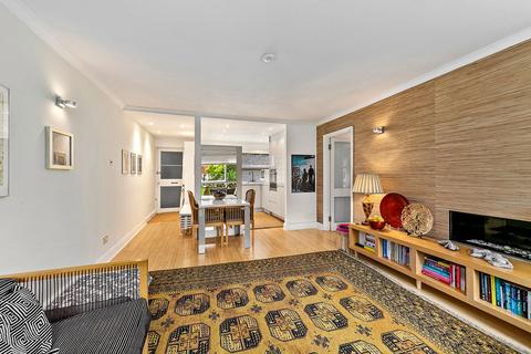 3, Gray Court Parkleys, Richmond, TW10 5LU