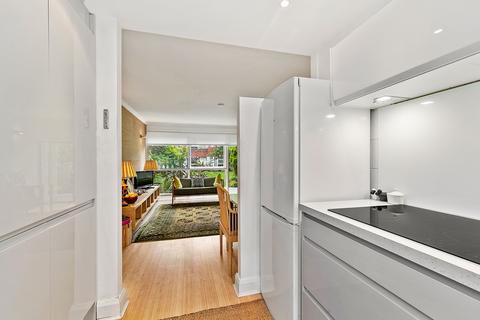 3, Gray Court Parkleys, Richmond, TW10 5LU