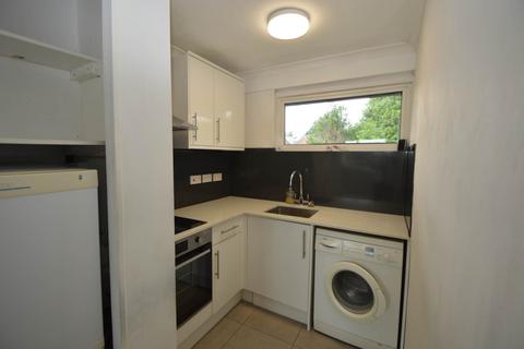 1 bedroom apartment to rent, ADDLESTONE