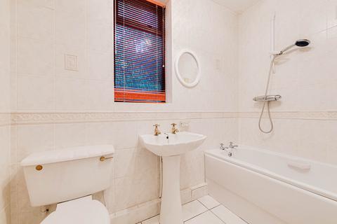 52 Nelson Road, Rayleigh, SS6 8HB