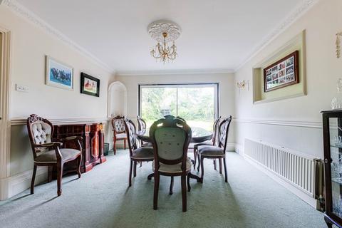 52 Nelson Road, Rayleigh, SS6 8HB