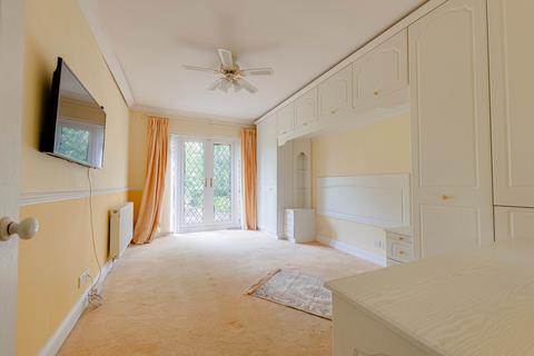 52 Nelson Road, Rayleigh, SS6 8HB