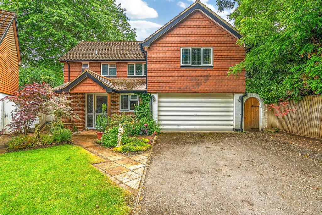 Wych Hill Lane, Woking, GU22 5 bed detached house for sale £1,250,000