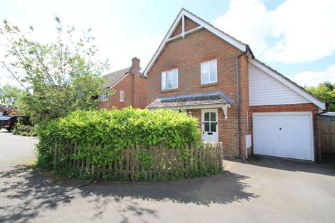 3 bedroom townhouse for sale, William Judge Close, Tenterden TN30