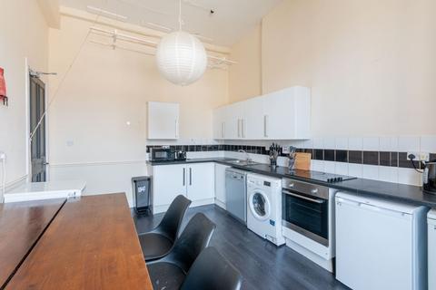 4 bedroom flat to rent, 0806L – Torphichen Street, Edinburgh, EH3 8HX