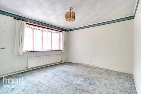12 Latton Green, Harlow, CM18 7EP