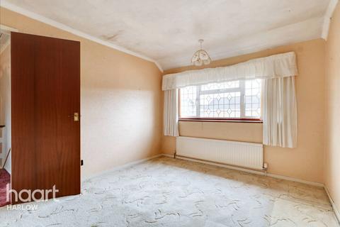 12 Latton Green, Harlow, CM18 7EP