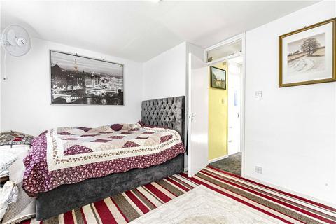 3 bedroom maisonette for sale, Burnett Close, London, E9