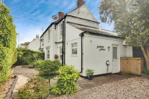 2 bedroom cottage for sale, Painswick Road, Gloucester, GL4