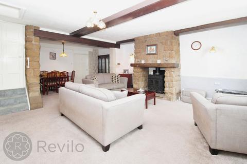 3 bedroom cottage for sale, Newhey Road, Milnrow, OL16