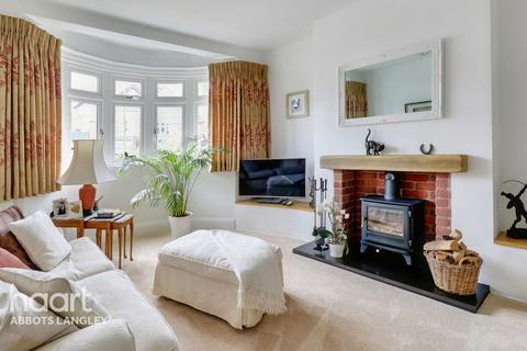 3 bedroom semi-detached house for sale, Woodmere Avenue, Watford