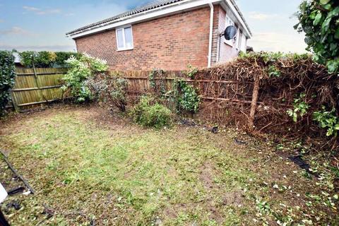 3 bedroom bungalow to rent, Downs Walk, Peacehaven, East Sussex