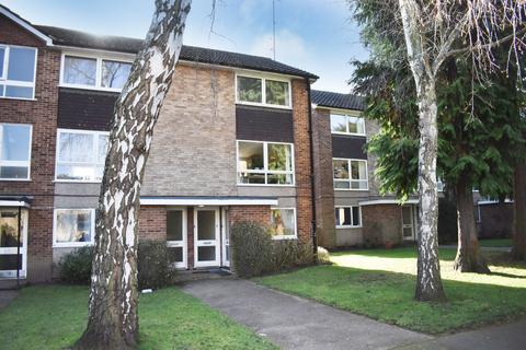 2 bedroom apartment to rent, Priory Close, Walton-on-Thames, KT12