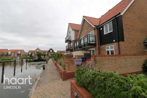 3 bedroom end of terrace house to rent, Ellisons Quay, Burton Waters