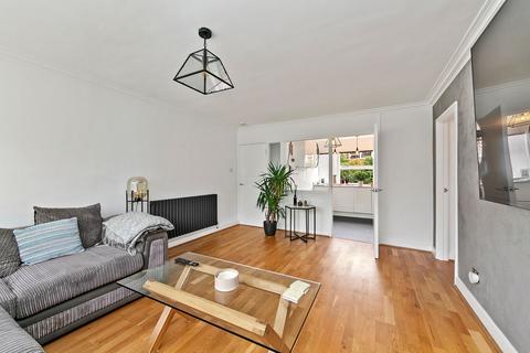2 bedroom ground floor flat for sale, Parkleys, Richmond, TW10