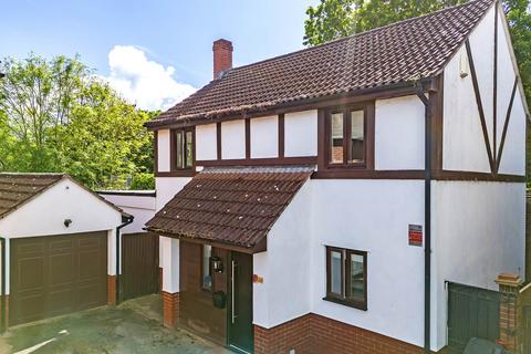 4 bedroom semi-detached house to rent, Fyfield Close, Brentwood CM13