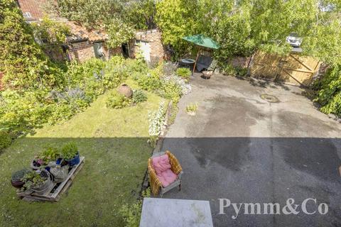 3 bedroom semi-detached house for sale, Blyburgate, Beccles NR34