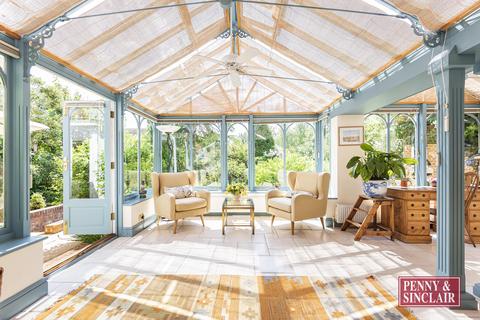 17 Hazel Grove, Kingwood, Henley-on-thames, RG9 5NH