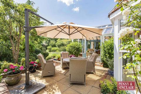 17 Hazel Grove, Kingwood, Henley-on-thames, RG9 5NH