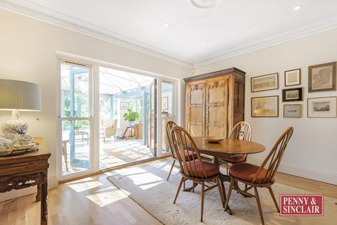 17 Hazel Grove, Kingwood, Henley-on-thames, RG9 5NH
