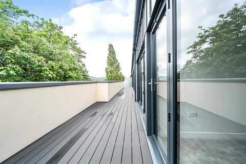 2 bedroom penthouse for sale, 109 - 111 Bath Road, Gloucestershire GL53