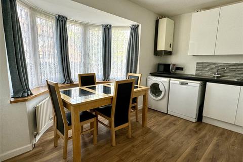 44 Bampton Avenue, Chard, TA20 1DS