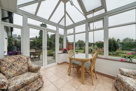 8 Sandhills, Wallington, SM6 8JE