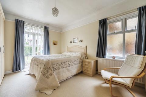 8 Sandhills, Wallington, SM6 8JE