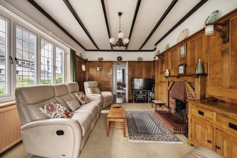 8 Sandhills, Wallington, SM6 8JE